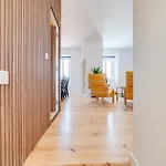 Cozy Coastal Getaway 3br In Appartement Estoril
