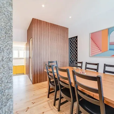 Cozy Coastal Getaway 3br In アパート エストリル