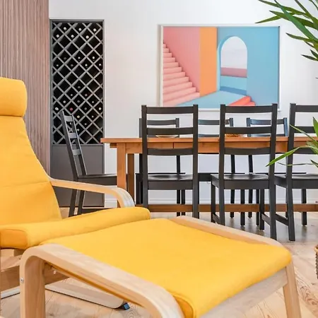 Cozy Coastal Getaway 3br In * Estoril