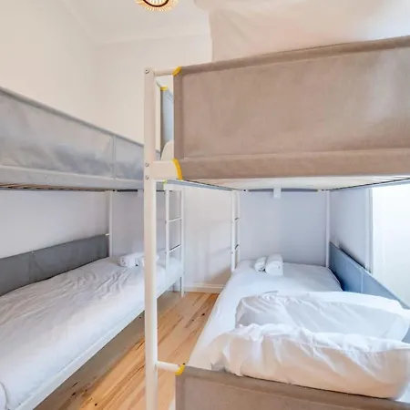 Cozy Coastal Getaway 3br In Appartement Estoril