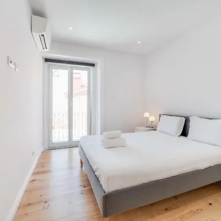 Cozy Coastal Getaway 3br In * Estoril