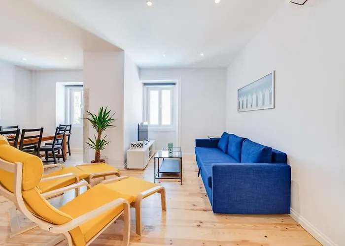 Cozy Coastal Getaway 3br In アパート