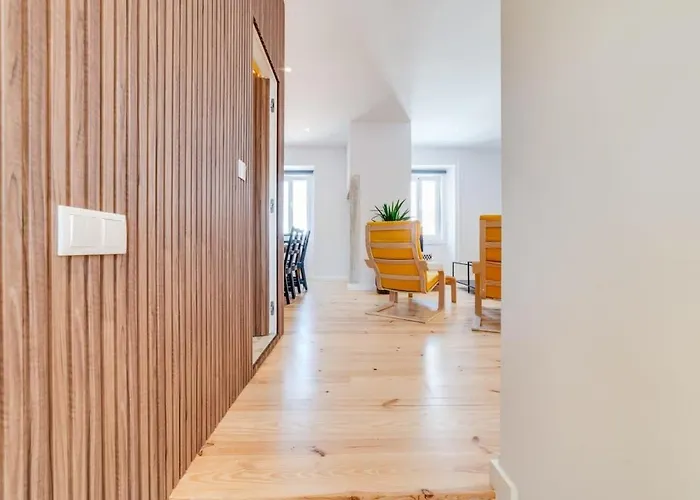 Cozy Coastal Getaway 3br In アパート エストリル