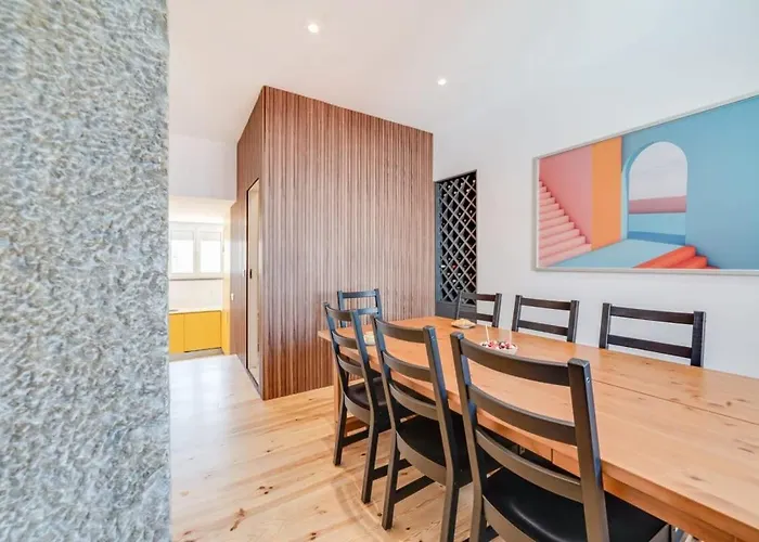 Cozy Coastal Getaway 3br In アパート エストリル