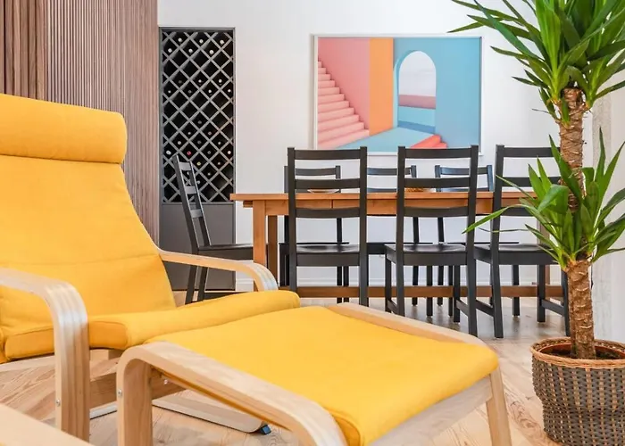 Cozy Coastal Getaway 3br In * エストリル
