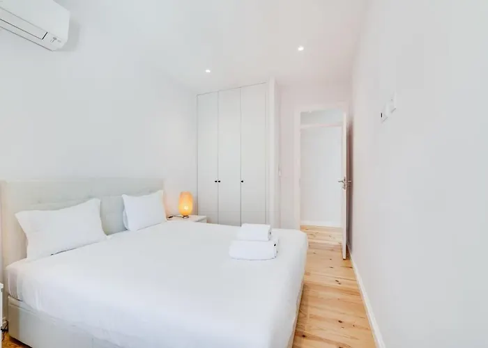Cozy Coastal Getaway 3br In アパート