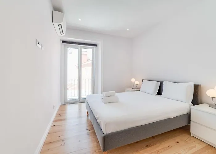 Cozy Coastal Getaway 3br In * エストリル